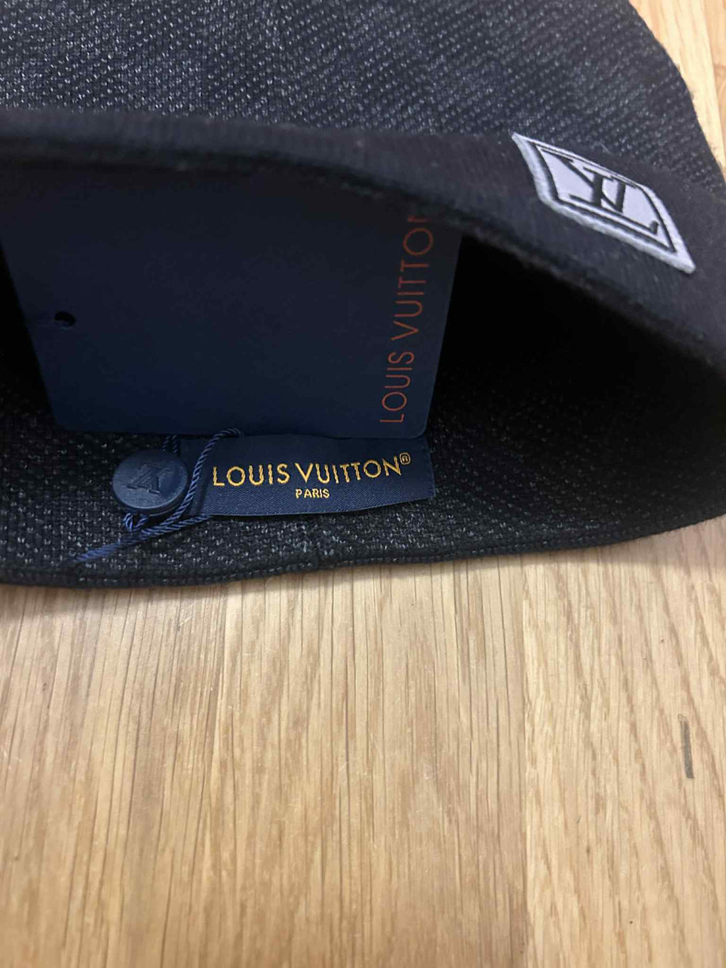 LV stiliaus žieminė kepurė