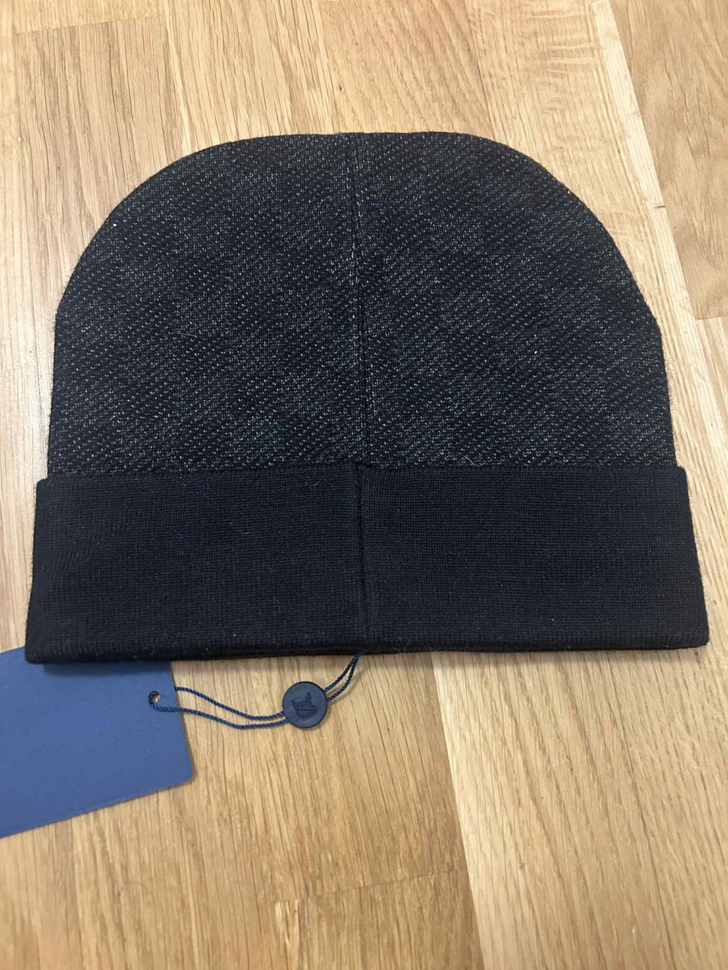 LV stiliaus žieminė kepurė