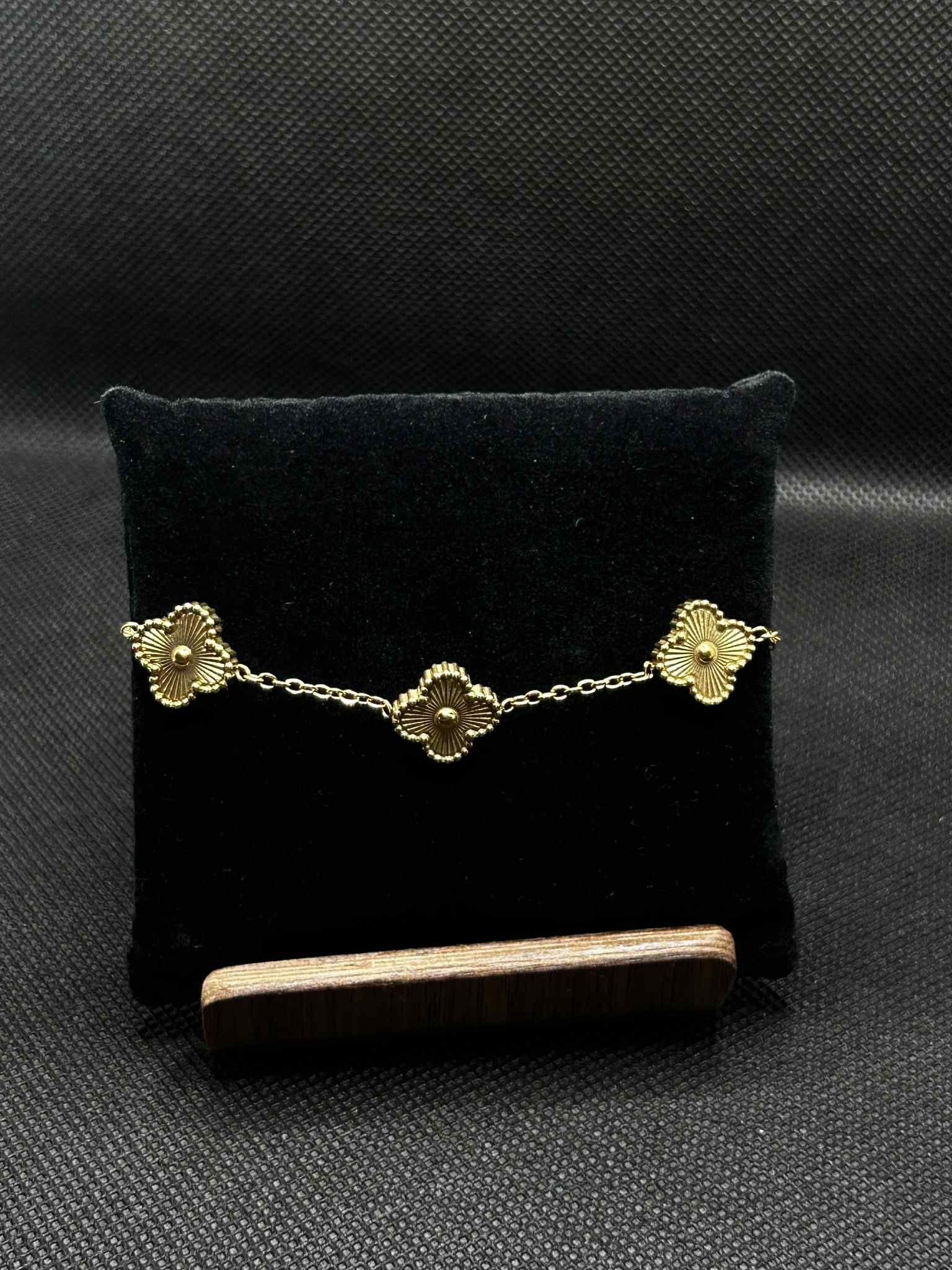 Van Cleef stiliaus keturlapio dobilo motyvo apyrankė