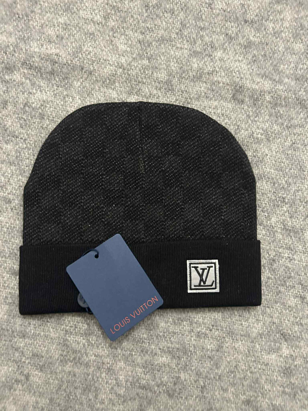 LV stiliaus žieminė kepurė